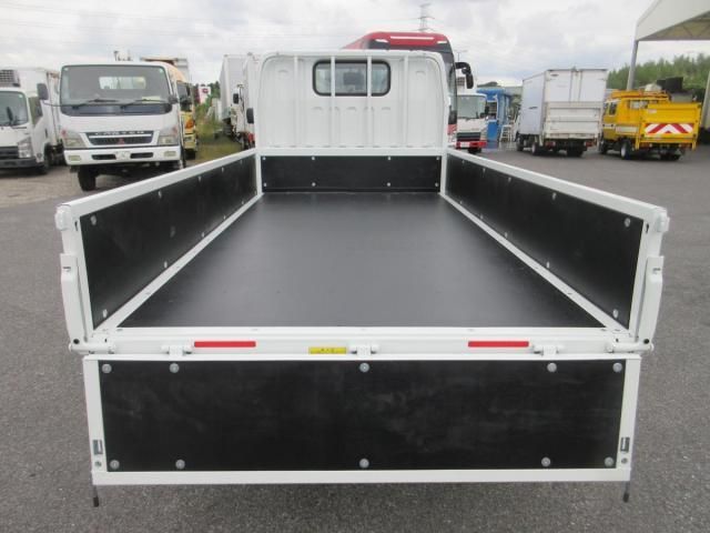 MITSUBISHI CANTER 2025 Image 31