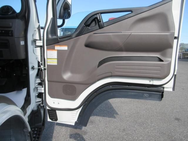 MITSUBISHI CANTER 2025 Image 31