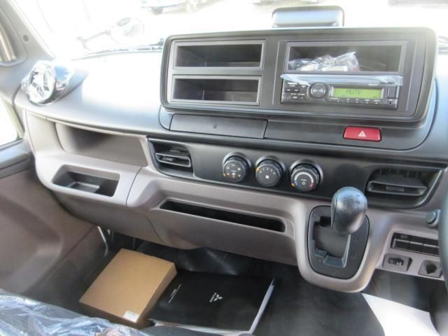 MITSUBISHI CANTER 2025 Image 31