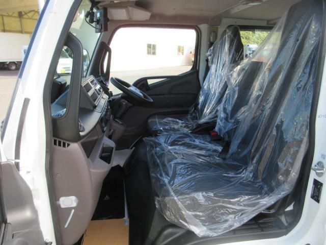 MITSUBISHI CANTER 2025 Image 31