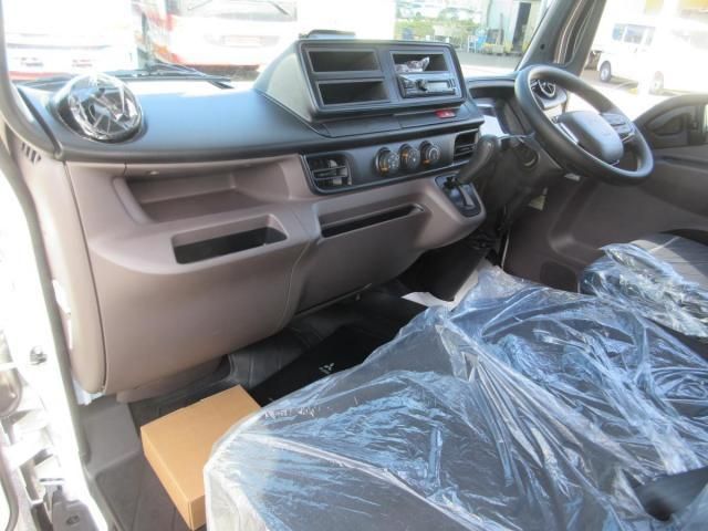 MITSUBISHI CANTER 2025 Image 31