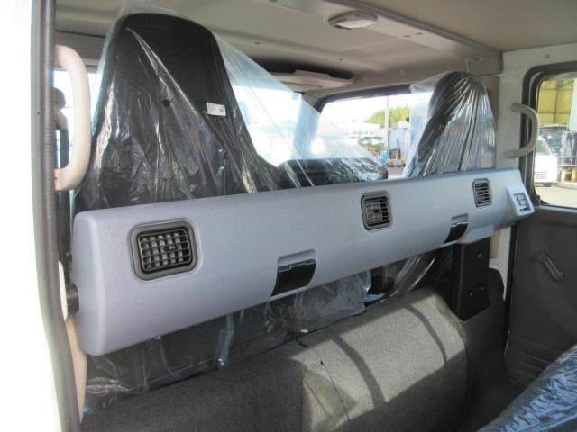 MITSUBISHI CANTER 2025 Image 31