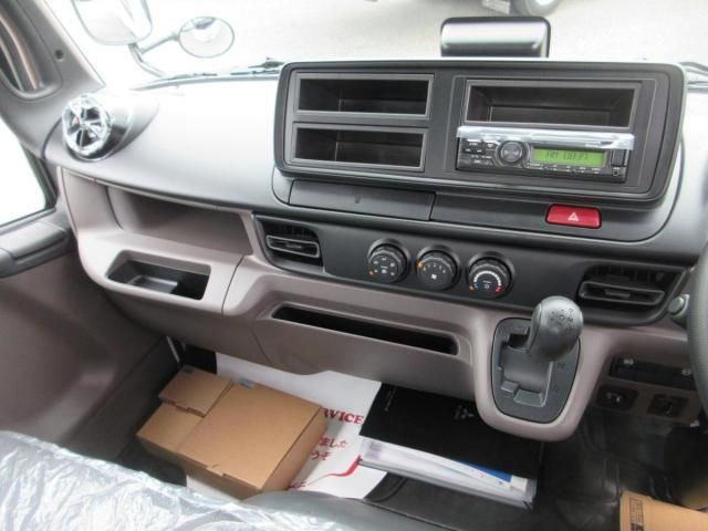 MITSUBISHI CANTER 2025 Image 31