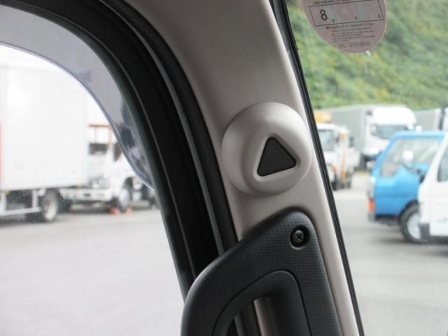 MITSUBISHI CANTER 2025 Image 31