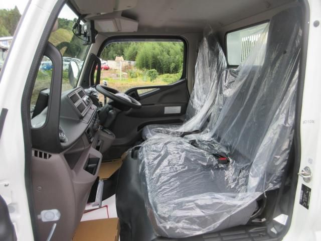 MITSUBISHI CANTER 2025 Image 31