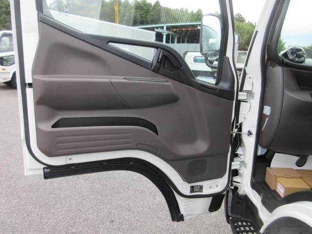 MITSUBISHI CANTER 2025 Image 31