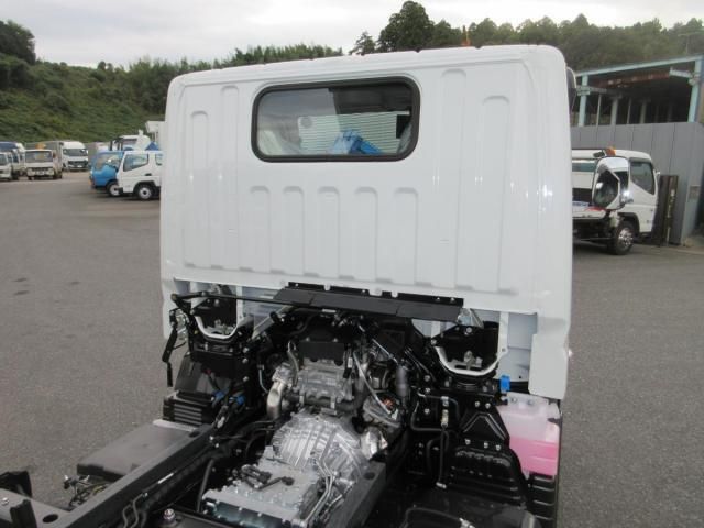 MITSUBISHI CANTER 2025 Image 31