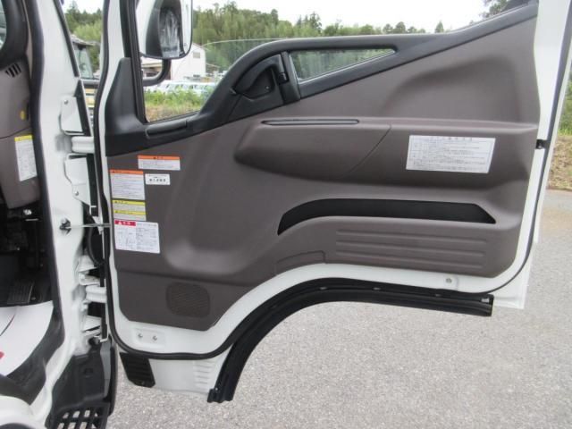 MITSUBISHI CANTER 2025 Image 31