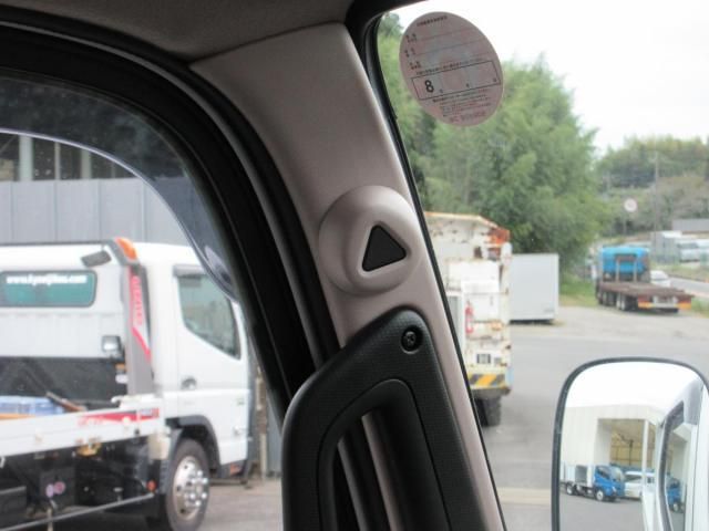 MITSUBISHI CANTER 2025 Image 31