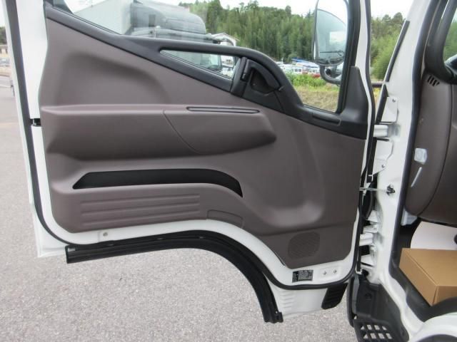 MITSUBISHI CANTER 2025 Image 31