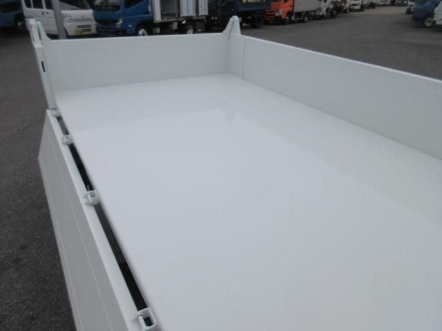 MITSUBISHI CANTER 2025 Image 31