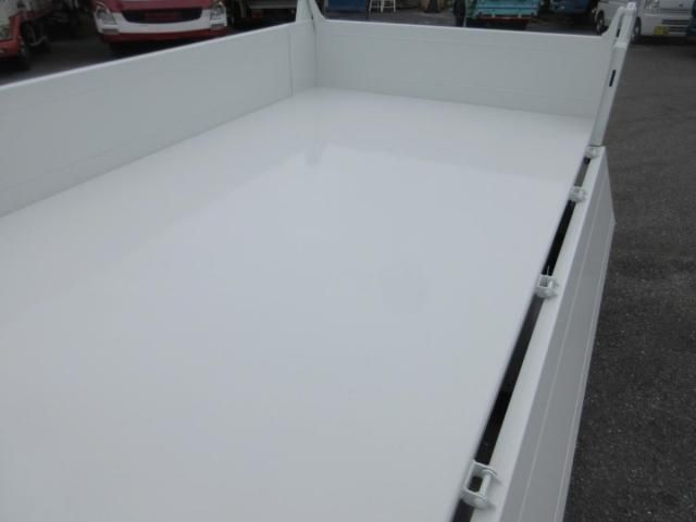 MITSUBISHI CANTER 2025 Image 31