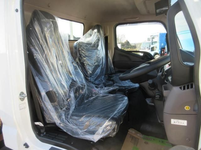 MITSUBISHI CANTER 2025 Image 31