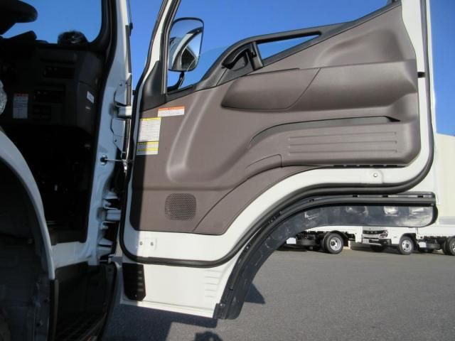 MITSUBISHI CANTER 2025 Image 31
