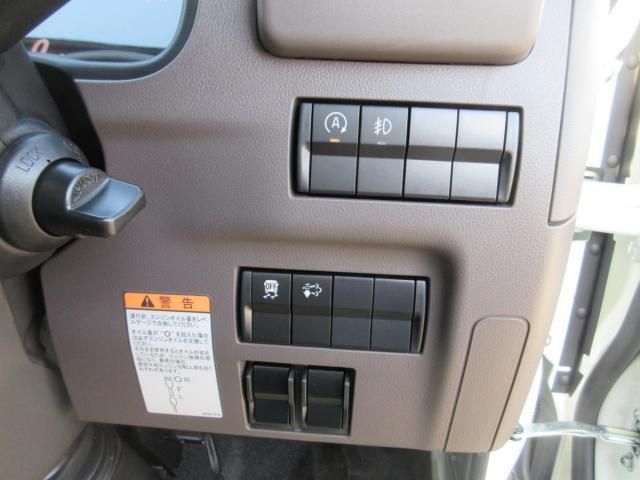 MITSUBISHI CANTER 2025 Image 31