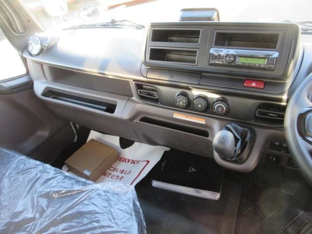 MITSUBISHI CANTER 2025 Image 31