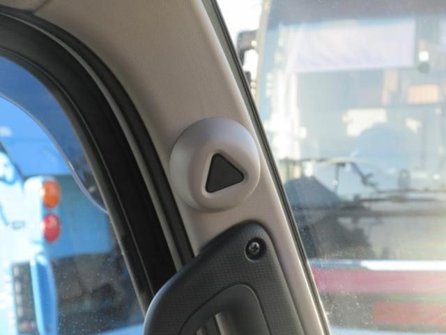 MITSUBISHI CANTER 2025 Image 31