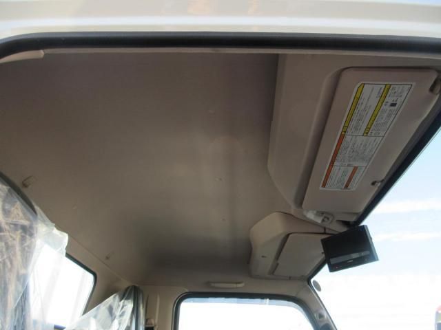 MITSUBISHI CANTER 2025 Image 31