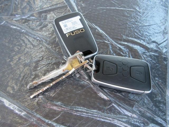 MITSUBISHI CANTER 2025 Image 31