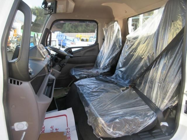 MITSUBISHI CANTER 2025 Image 31