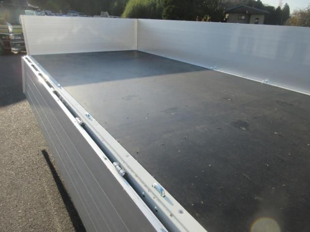 MITSUBISHI CANTER 2025 Image 31