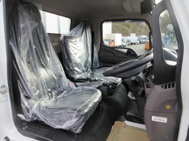 MITSUBISHI CANTER 2025 Image 31