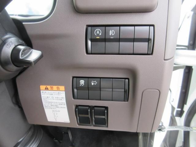 MITSUBISHI CANTER 2025 Image 31