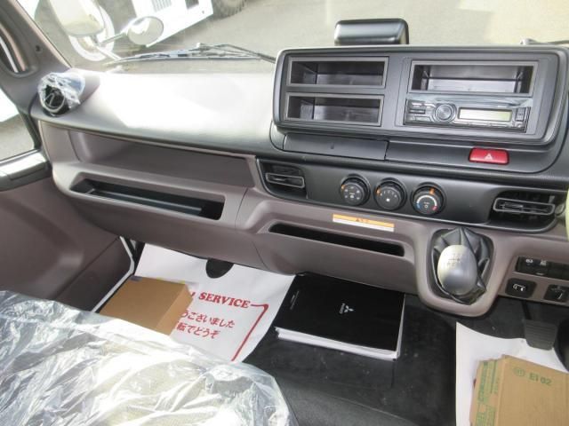 MITSUBISHI CANTER 2025 Image 31