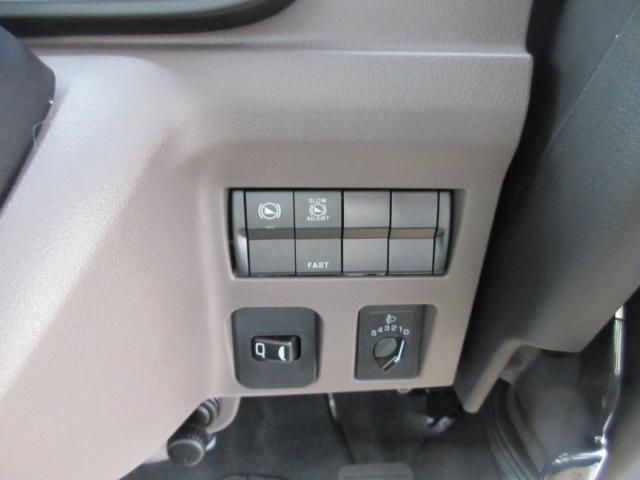 MITSUBISHI CANTER 2025 Image 31