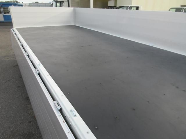 MITSUBISHI CANTER 2025 Image 31