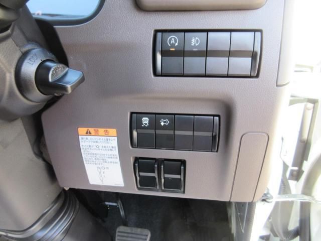 MITSUBISHI CANTER 2025 Image 31