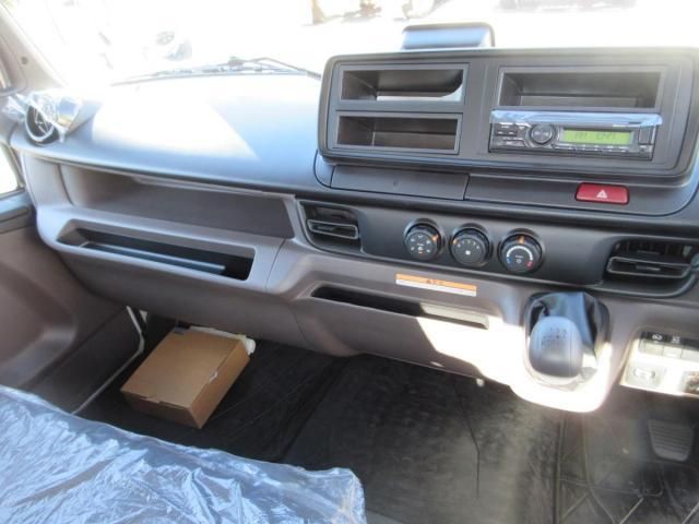 MITSUBISHI CANTER 2025 Image 31