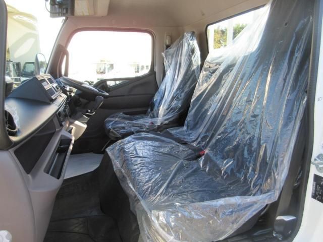 MITSUBISHI CANTER 2025 Image 31