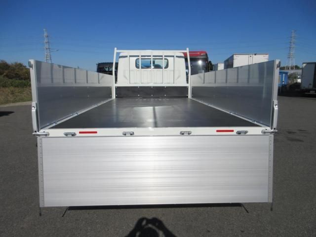 MITSUBISHI CANTER 2025 Image 31