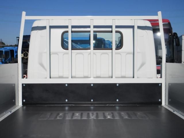 MITSUBISHI CANTER 2025 Image 31