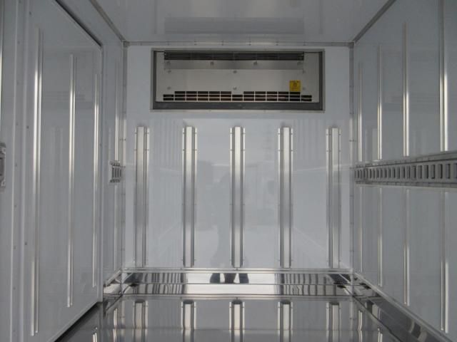 MITSUBISHI CANTER 2025 Image 31