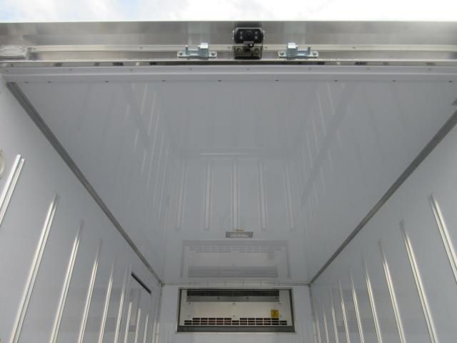 MITSUBISHI CANTER 2025 Image 31