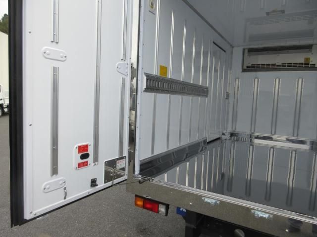 MITSUBISHI CANTER 2025 Image 31