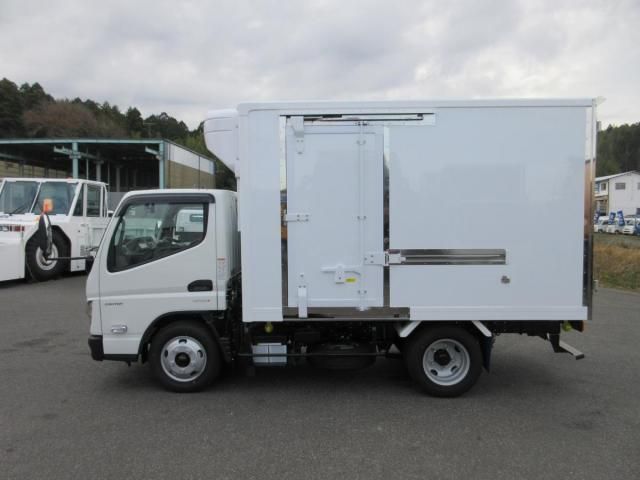 MITSUBISHI CANTER 2025 Image 31