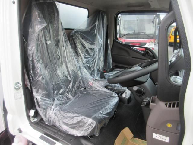 MITSUBISHI CANTER 2025 Image 31