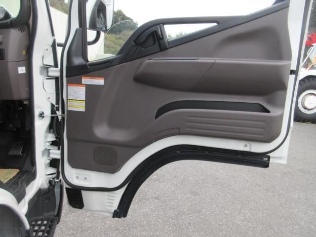 MITSUBISHI CANTER 2025 Image 31