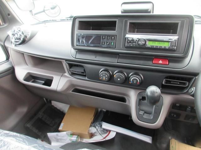 MITSUBISHI CANTER 2025 Image 31