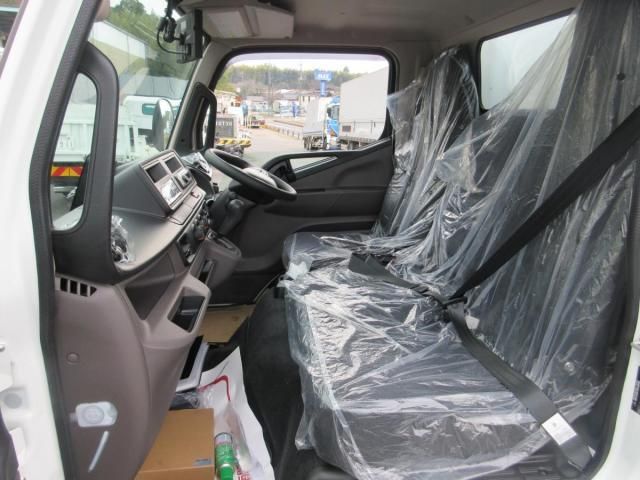 MITSUBISHI CANTER 2025 Image 31