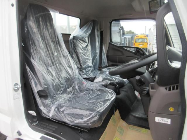 MITSUBISHI CANTER 2025 Image 31