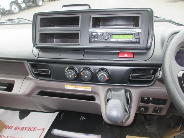 MITSUBISHI CANTER 2025 Image 31