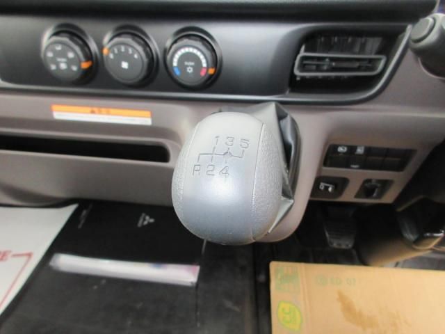 MITSUBISHI CANTER 2025 Image 31