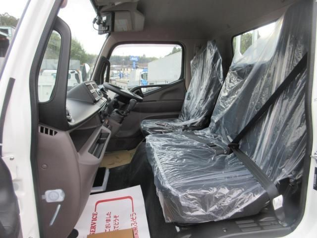 MITSUBISHI CANTER 2025 Image 31