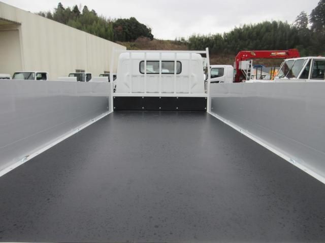 MITSUBISHI CANTER 2025 Image 31