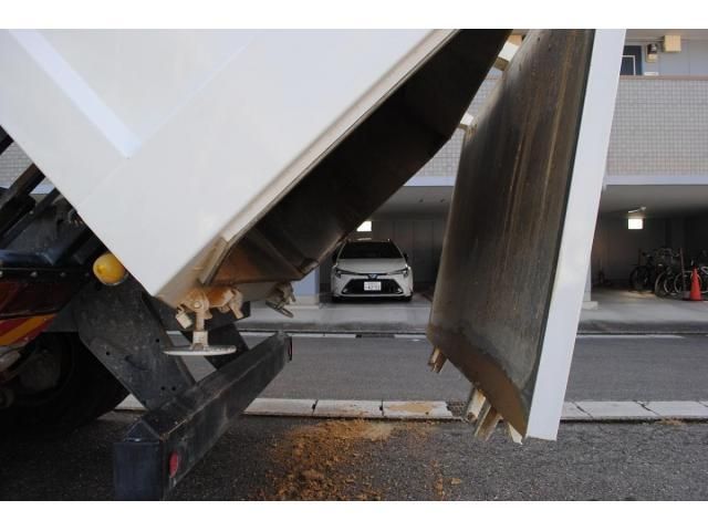 MITSUBISHI FUSOU SUPER GREAT 2023 Image 31