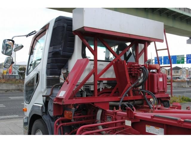 MITSUBISHI FUSOU FIGHTER 2016 Image 31